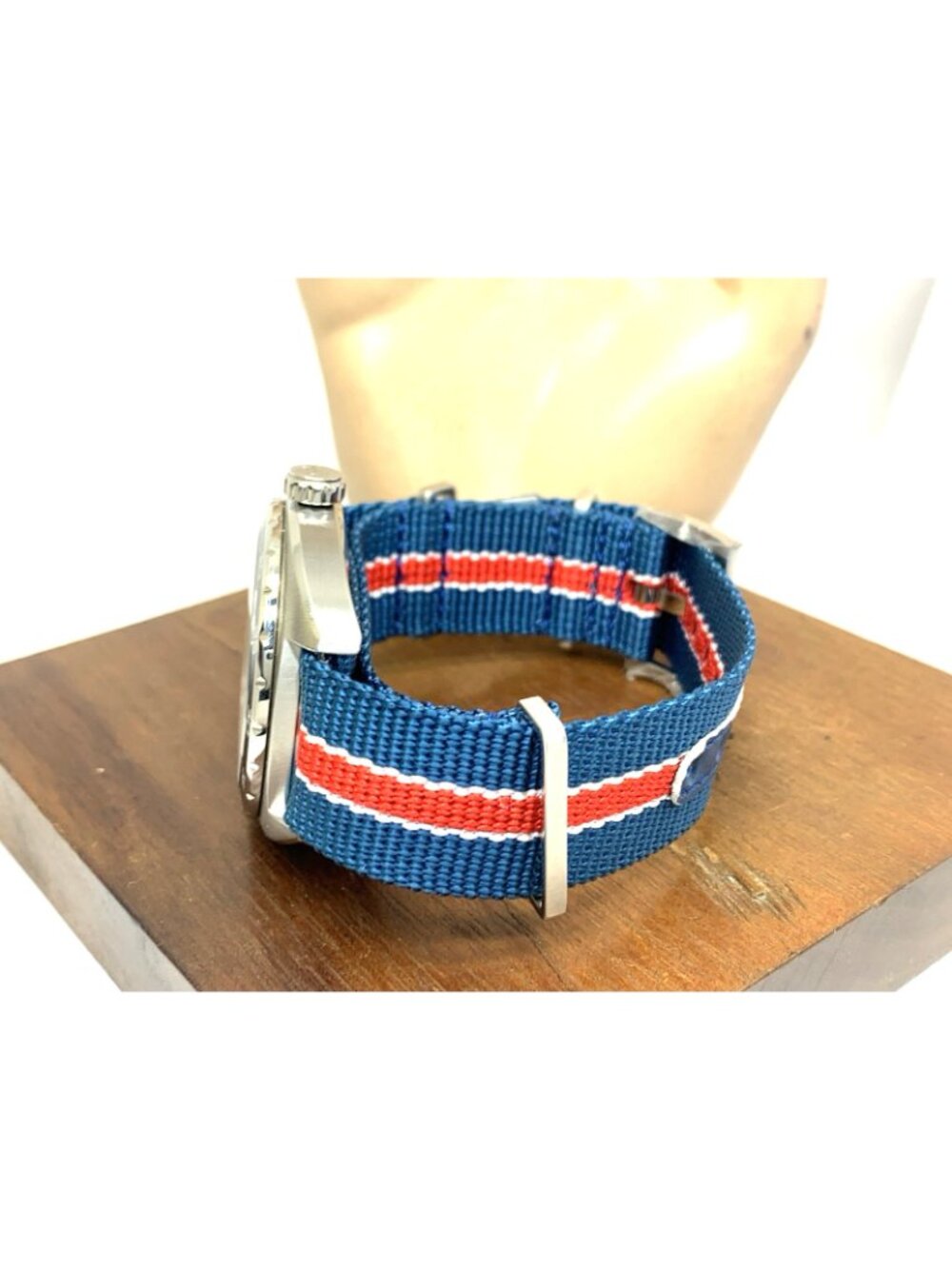 Hamilton Men's Watch H354050 Pan Europ Swiss Automatic Blue Dial Nylon Band 43mm - Picture 9 of 14